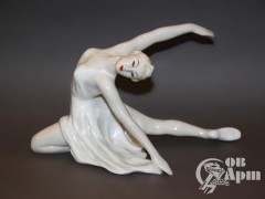 Скульптура "Балерина Н.М. Дудинская в роли Сюимбике в балете "Шурале"